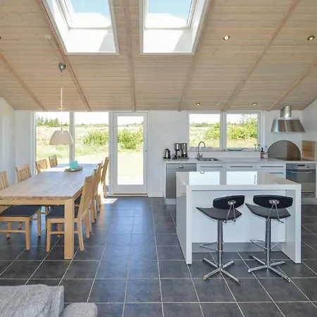 Hébergement de vacances Four-bedroom In Brovst